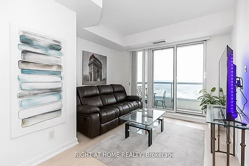 9201 Yonge St E #2213 Photo 1