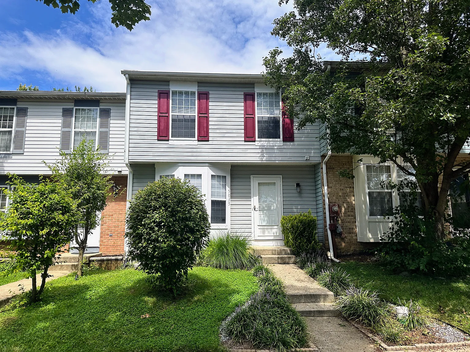 3 bed, 2.5 bath, 1326 sqft, $2,400 — Photo 1