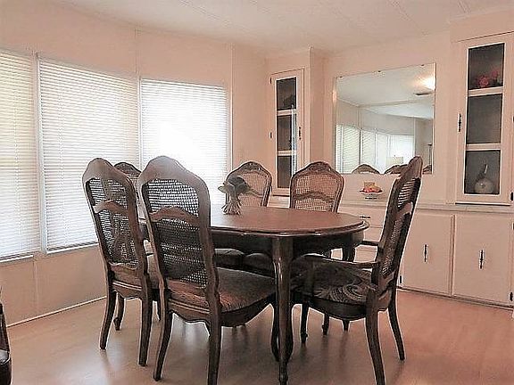 5th image of 803 Carol St #15