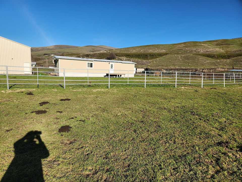 2nd image of 24391 Grouse Rd