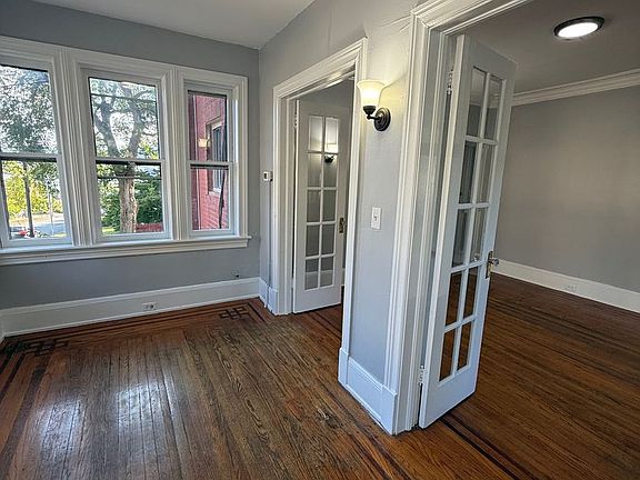 3rd image of 324 Grand St APT 2