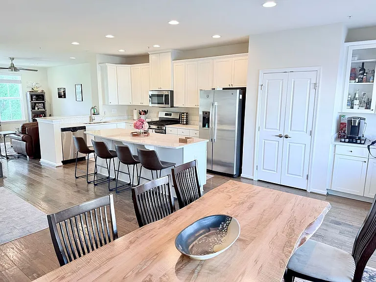 215 Quarry Point Rd — Photo 8