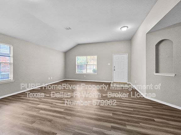 2nd image of 1240 Pepperidge Ln