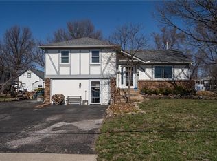 708 W Nelson St, Edgerton, KS 66021
