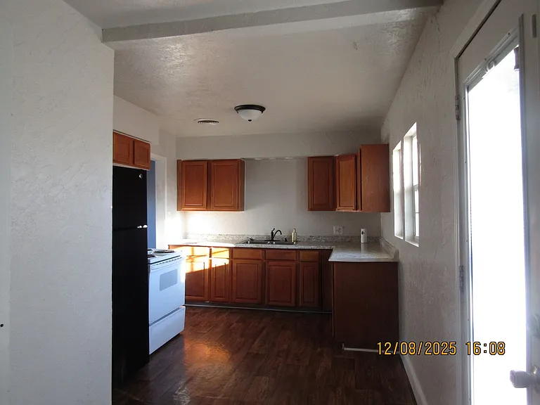 3428 NW Lincoln Ave — Photo 4