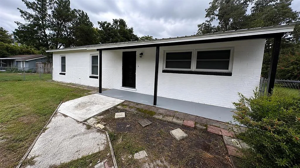 2 bed, 2.0 bath, 1104 sqft, $1,890 — Photo 2
