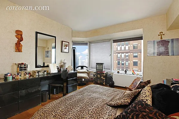 Sold by Corcoran | media 6