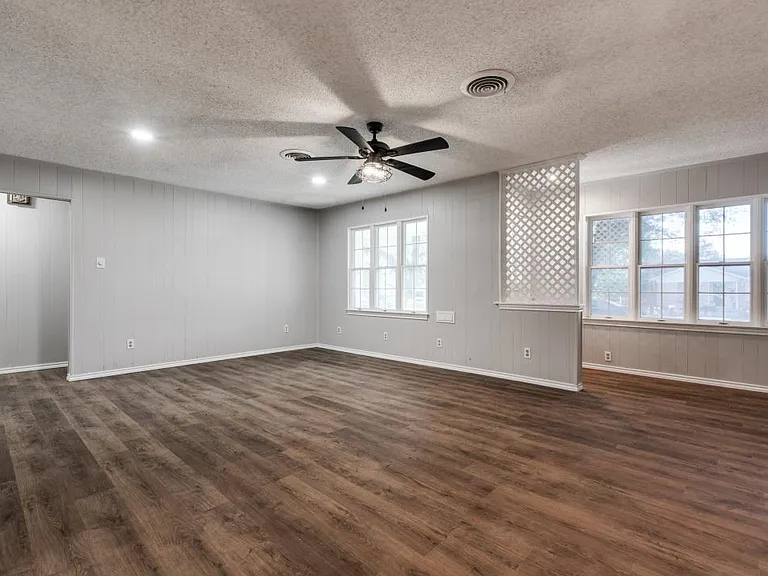 525 Harvard Dr — Photo 4