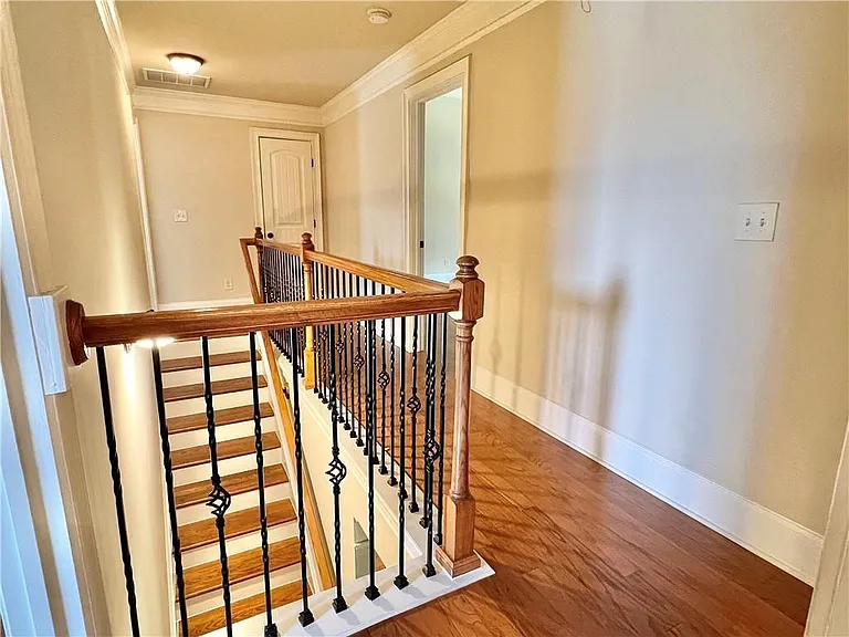 590 Summerstone Ln — Photo 7