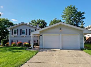 1370 Nottingham Ln, Hoffman Estates, IL 60169