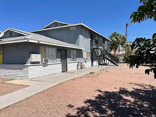 1725 Stewart Ave Photo 1