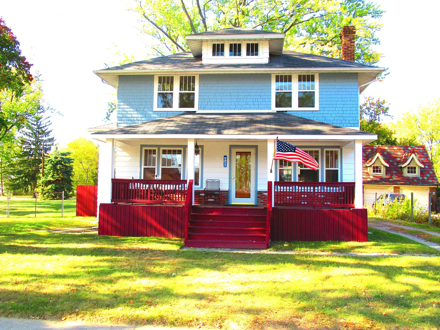 2825 Military St photo 1