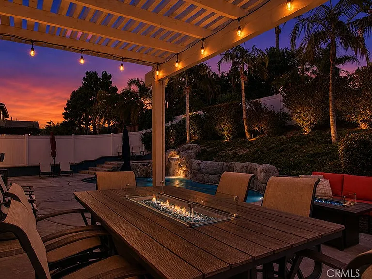959 Hemingway Dr — Photo 4