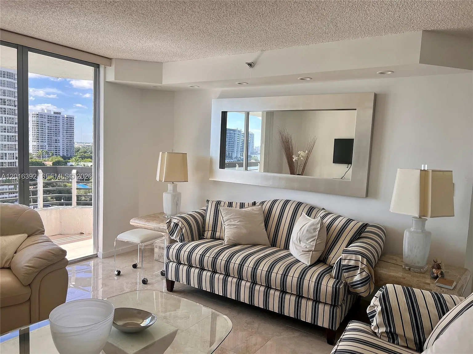 Mystic Pointe Condo No Th — Photo 3