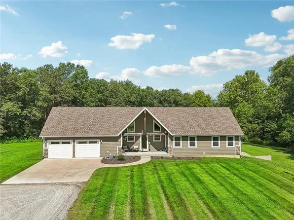 1069 NE 1000th Rd, Windsor, MO 65360