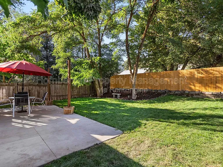 1810 W 11th Ave — Photo 23