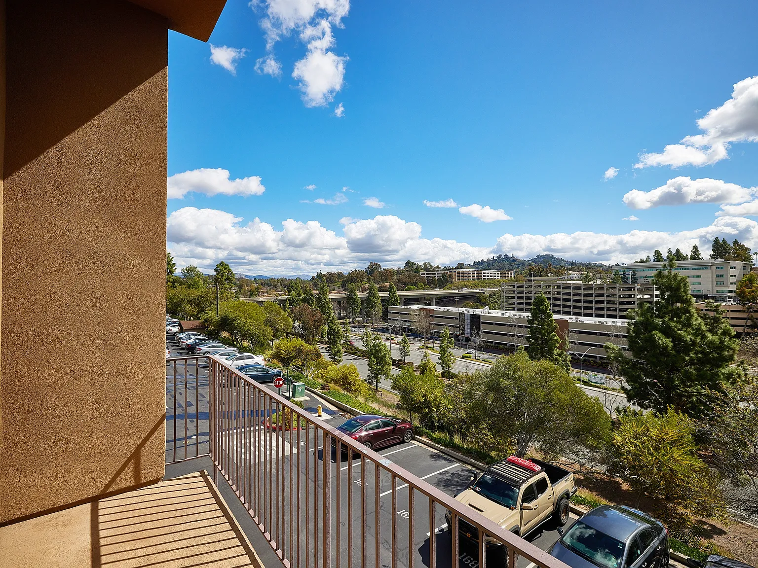 Mellmanor Apartments — Photo 4