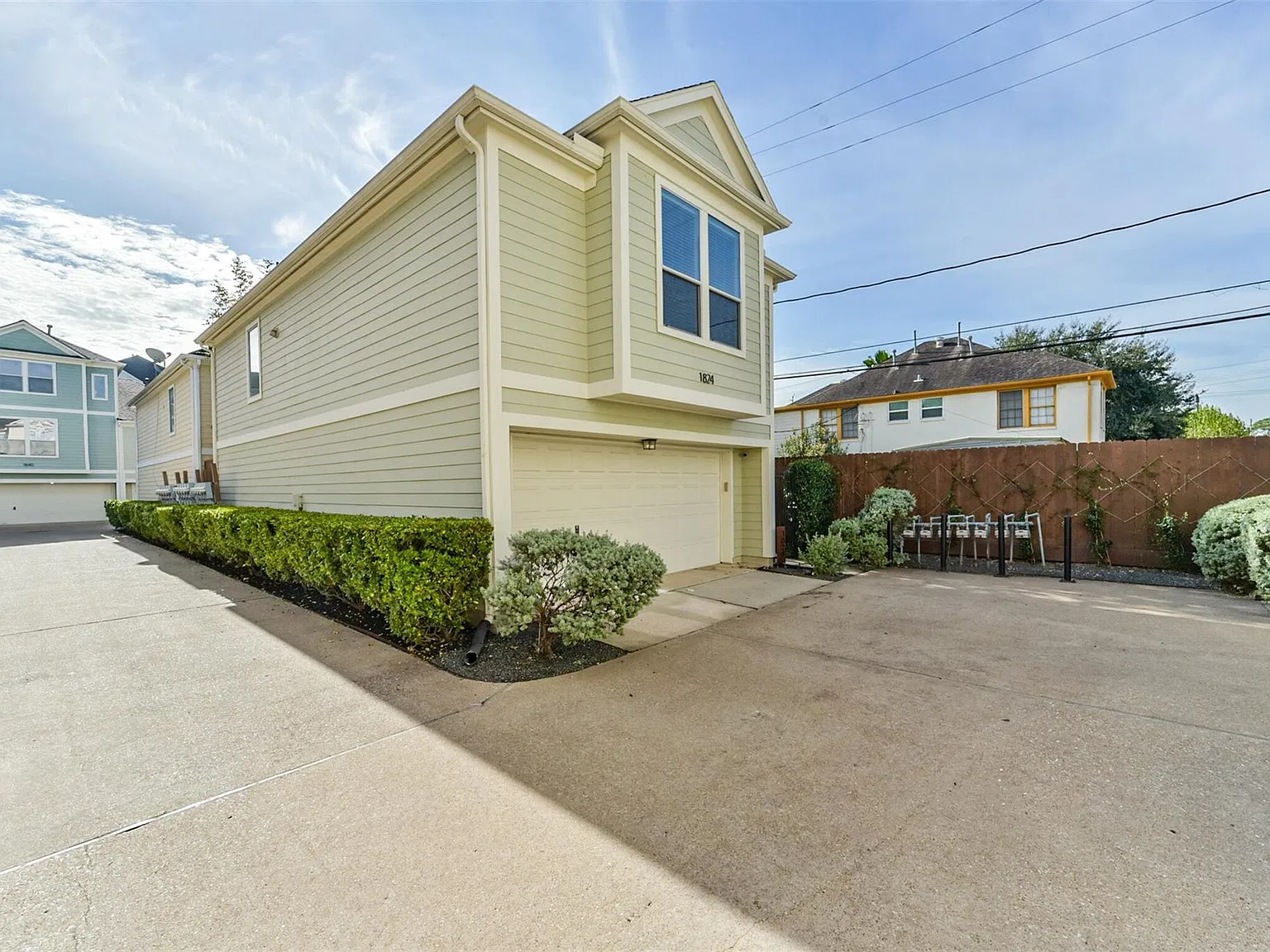 2 bed, 2.5 bath, 1244 sqft, $2,100 — Photo 4