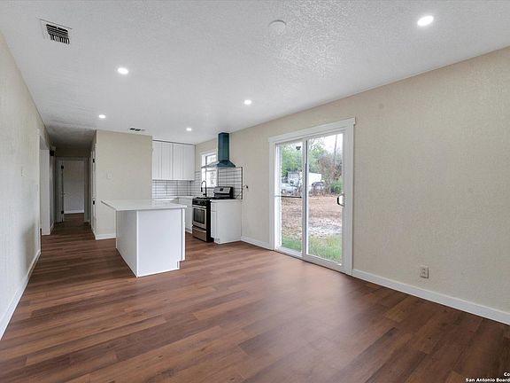 4th image of 514 Hot Wells Boulevard