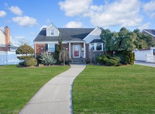 44 Birchwood Dr W, Valley Stream, NY 11580