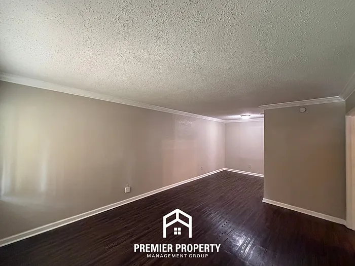 3 bed, 2.0 bath, 1795 sqft, $1,650 — Photo 3