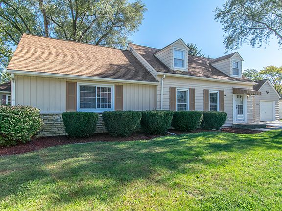 3rd image of 1534 Stratford Ct