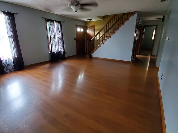 3rd image of 510 N Gary Ct