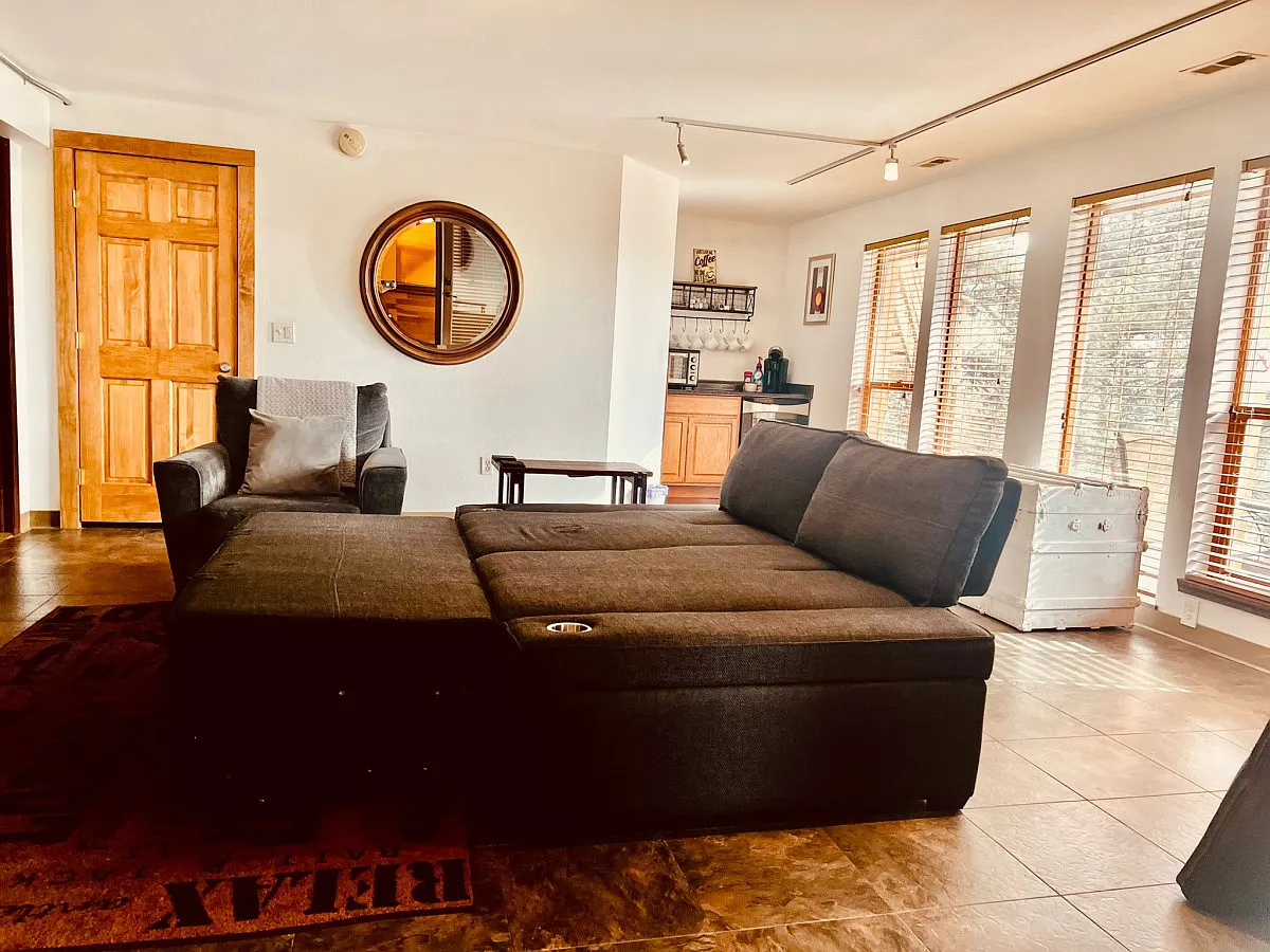 Studio, 500 sqft, $2,000 — Photo 3