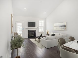 60 Whitney Ave, Morris Plains, NJ 07950