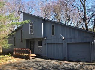 290 Lake Rd, Tobyhanna, PA 18466