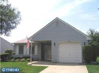 323 Hilltop Ln E, Columbus, NJ 08022