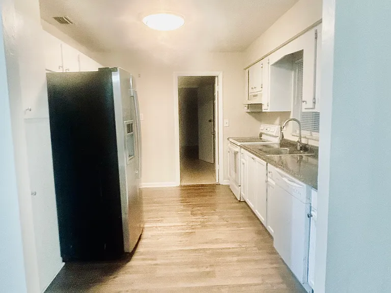198 Idleview Ave — Photo 4