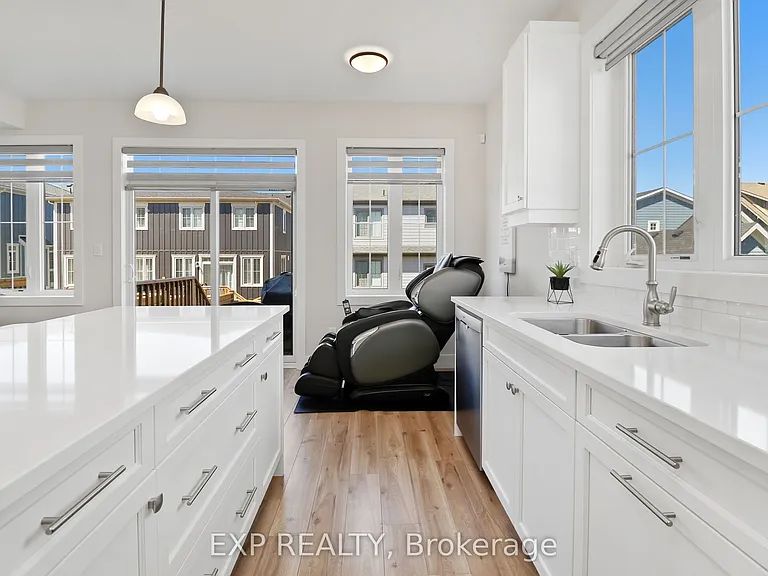 142 Sycamore St — Photo 27