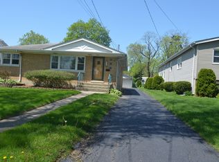 646 S Riverside Dr, Villa Park, IL 60181