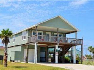 4110 Navarro Dr, Galveston, TX 77554