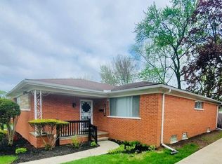 14441 Elm St, Oak Park, MI 48237