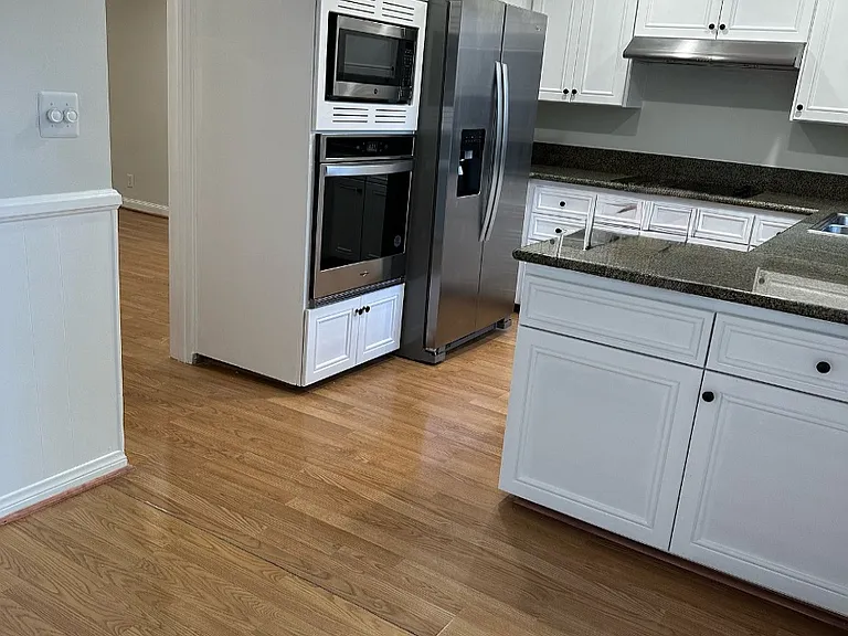 638 Wilcox Ave — Photo 5