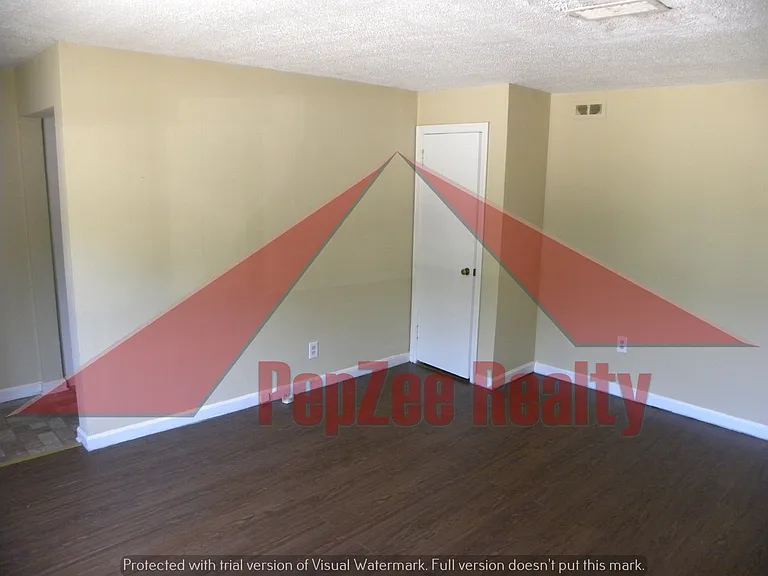2310 Wayne Ave — Photo 4