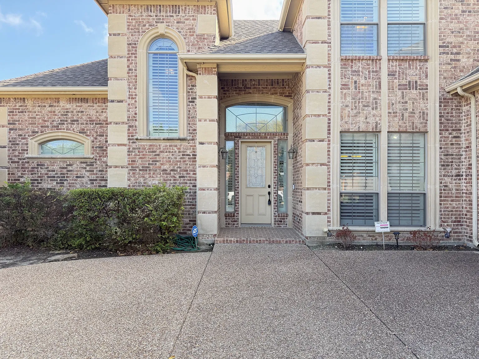 4 bed, 2.5 bath, 3092 sqft, $3,350 — Photo 3