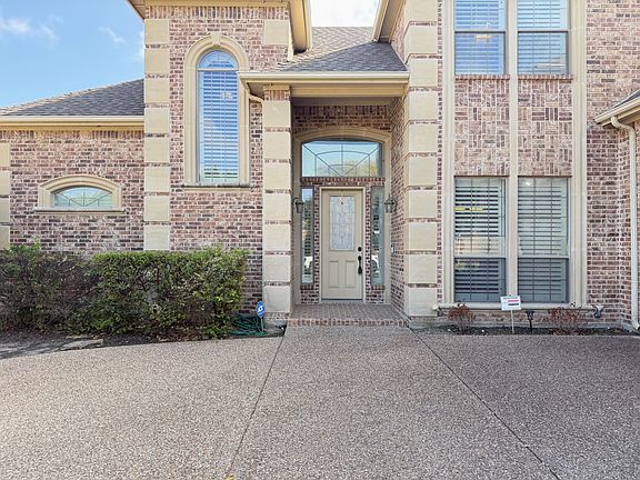 3rd image of 116 Trinity Ct