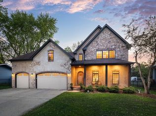 1013 Emerald Dr, Naperville, IL