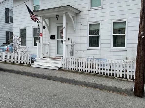 14 Park Ave, Ware, MA 01082