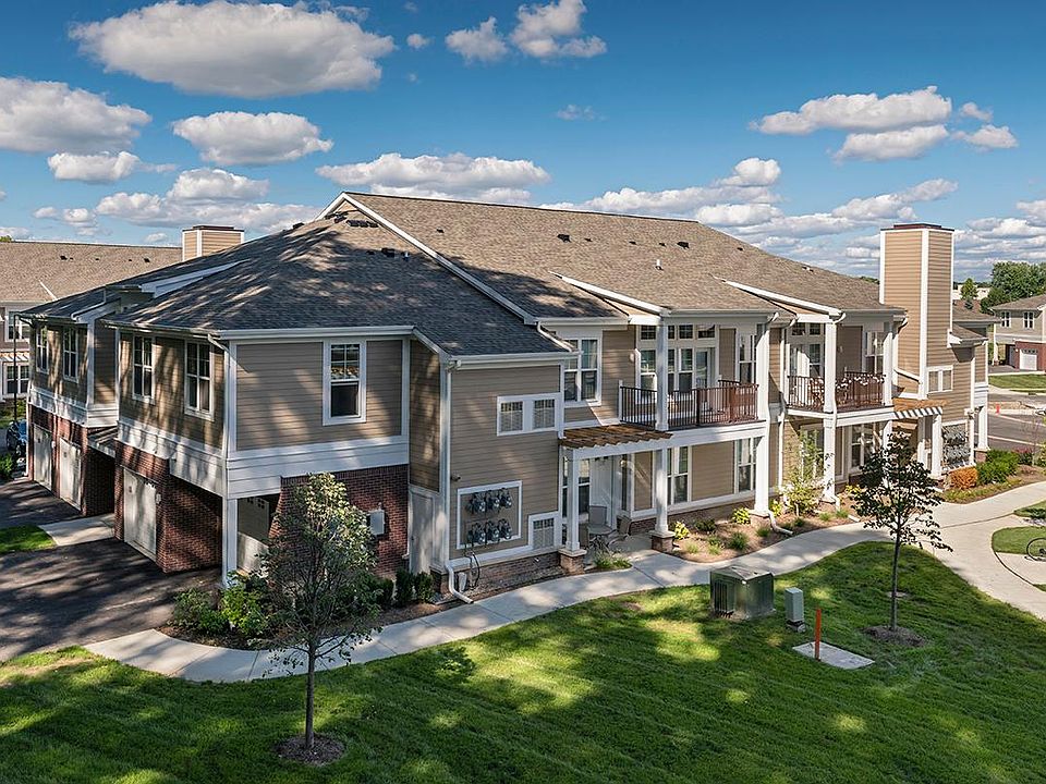 1st image of 2319 Devon Cir #2319