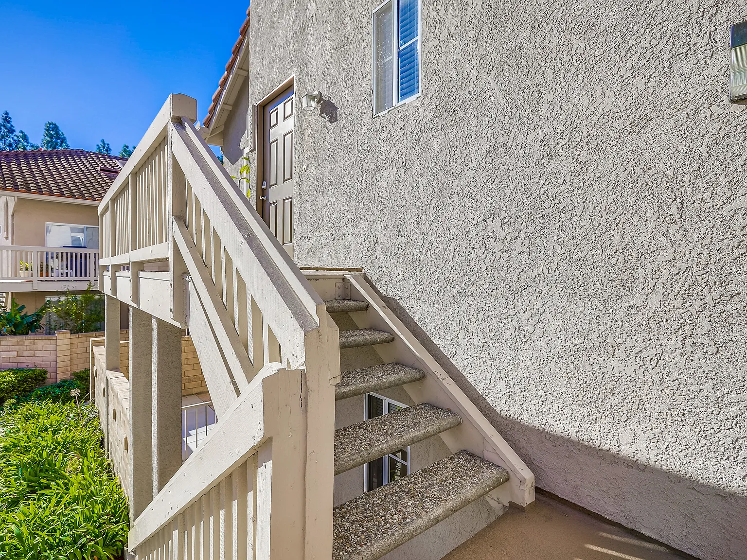 3 bed, 1038 sqft, $3,000 — Photo 3