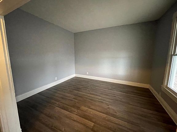 2nd image of 538 Longfield Ave