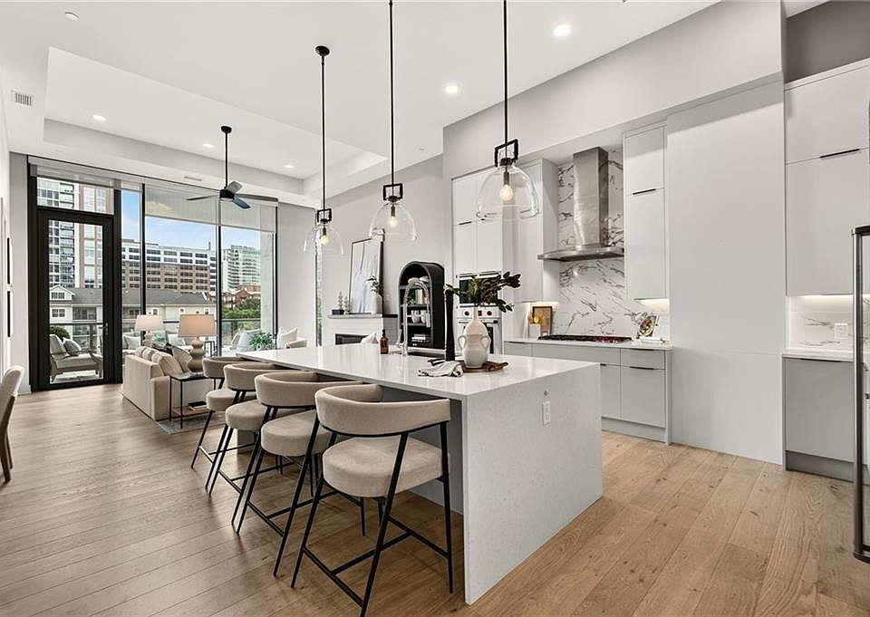1st image of 40 12th St NE #806