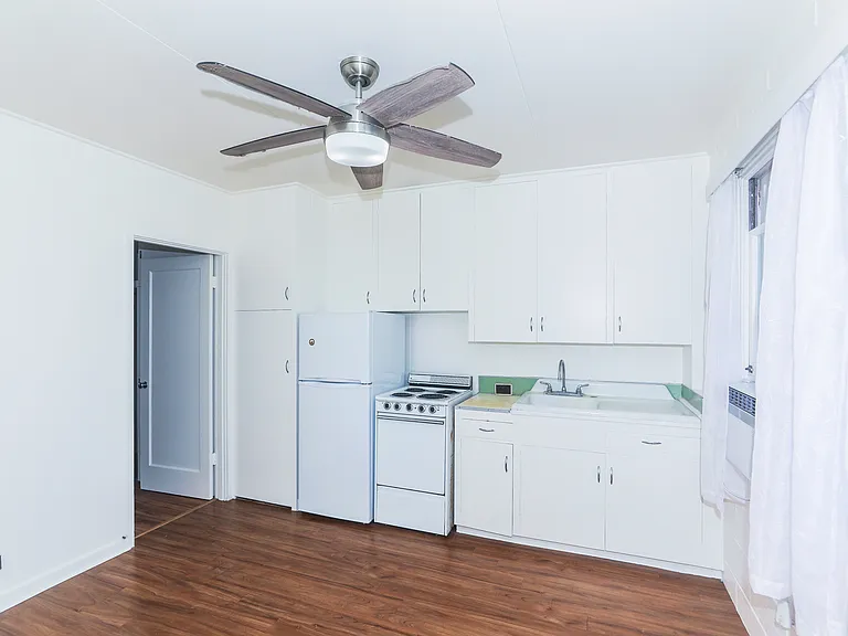 1918 Waiola St #2 — Photo 4