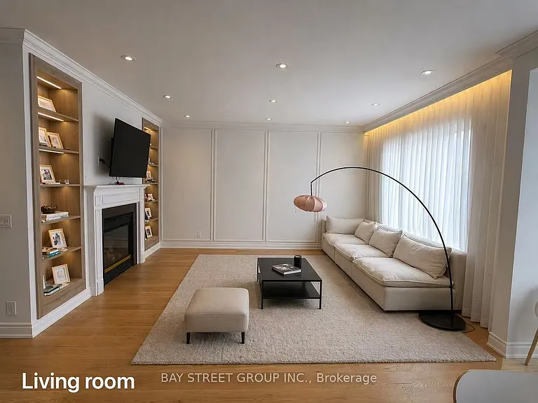 42 Fouracre Way #UPPER LEVEL — Photo 8