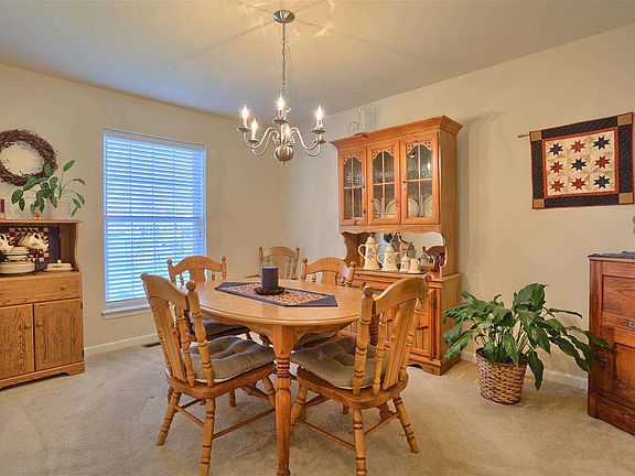 5th image of 7 Cottonwood Ct #L-0152