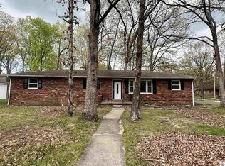 2001 Knob Hill Dr, Paducah, KY 42003